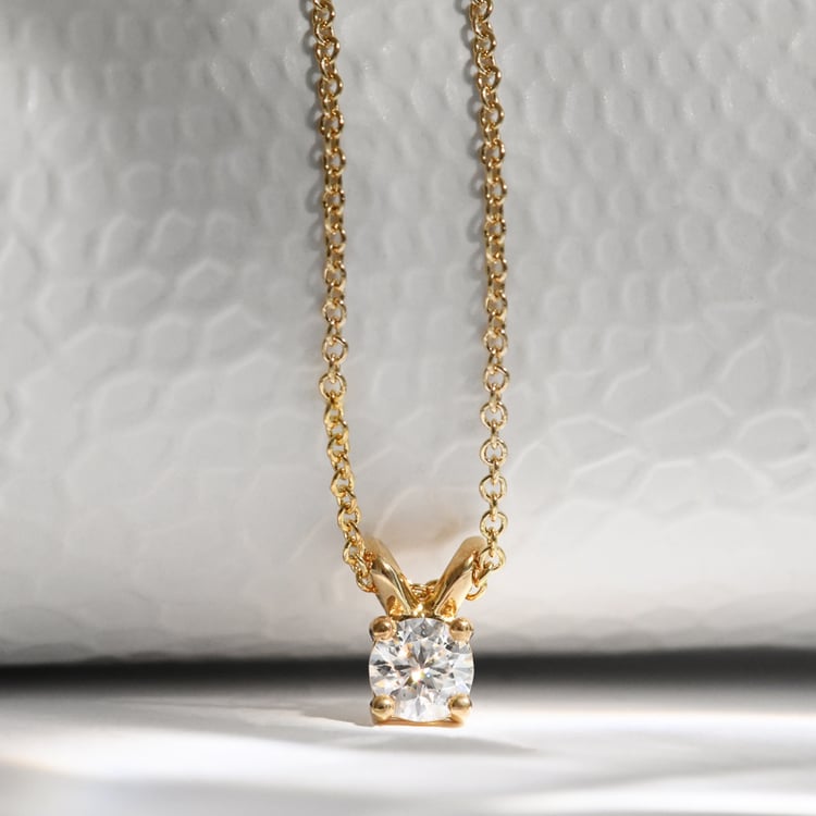 Minimalistický přívěsek s moissanitem Lalom 122673