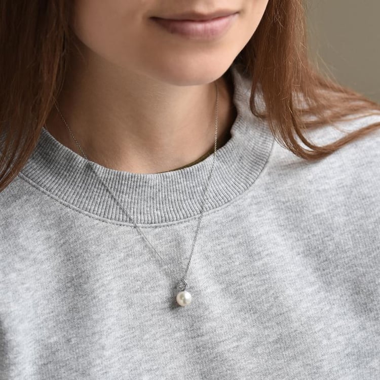 Zlatý perlový náhrdelník s diamanty 43053