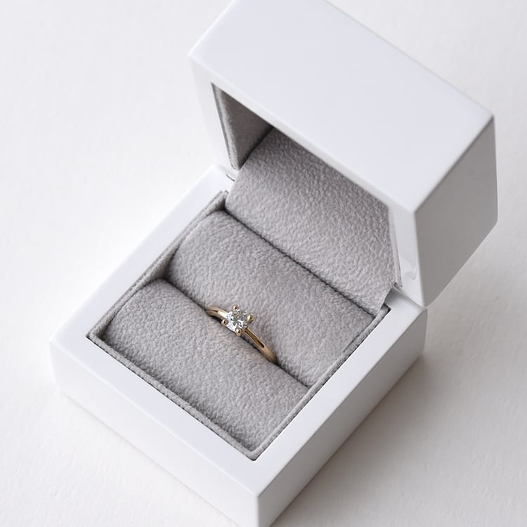 Zásnubní prsten ze žlutého zlata 74813