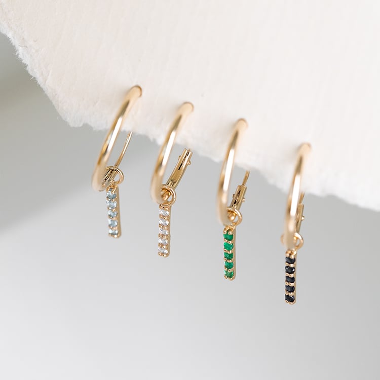 Zlaté visací náušnice se smaragdy Elaine 122993