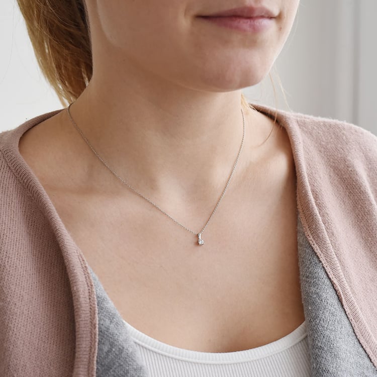 Diamantový přívěsek se čtyřmi krapnami 92707