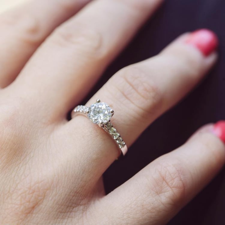 Zásnubní prsten z platiny 11829