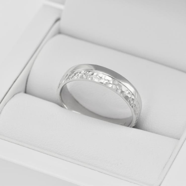 Tepané lesklé zlaté snubní prsteny 34670