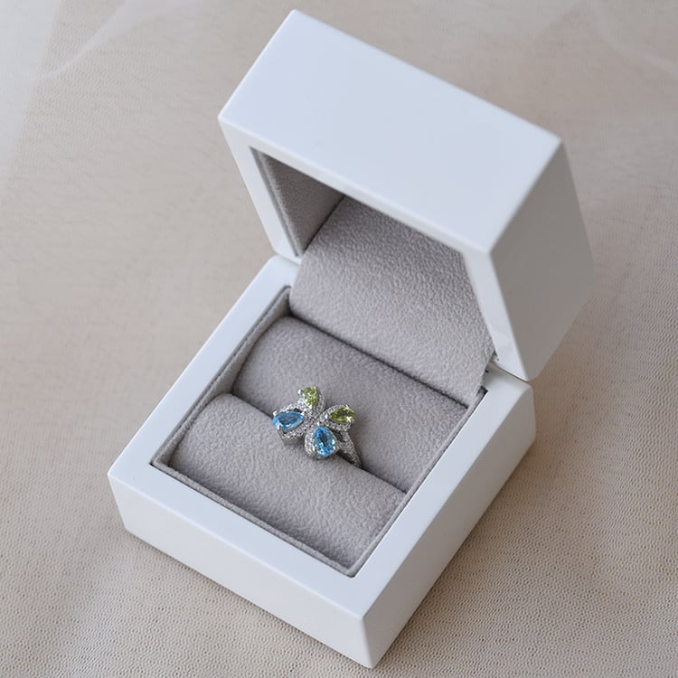 Stříbrný prsten s drahokamy 65391