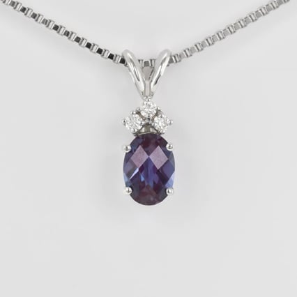 Zlatý přívěsek s alexandritem a diamantem Tamatha