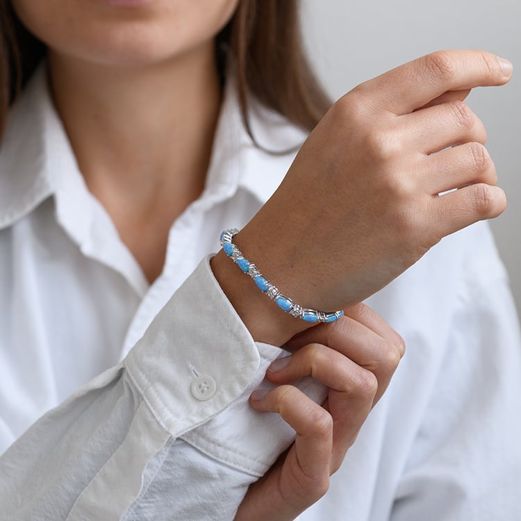 Stříbrný náramek s modrými opály Lacey 134153