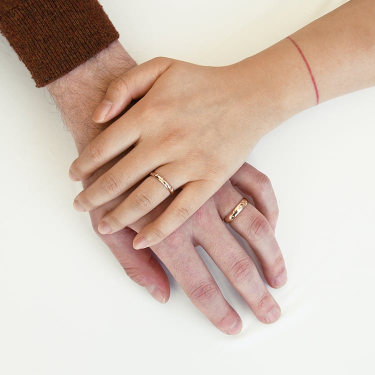 Snubní prsteny s ruční rytinou hvězd a diamanty Elia 118332