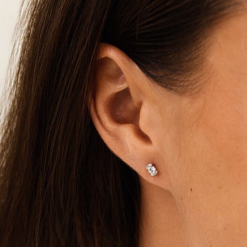 Minimalistické stříbrné peckové náušnice s diamanty Vilhelmina