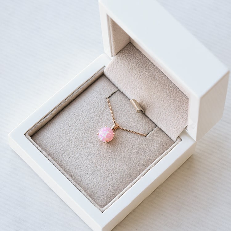 Zlatý přívěsek s růžovým opálem Romeo 119574