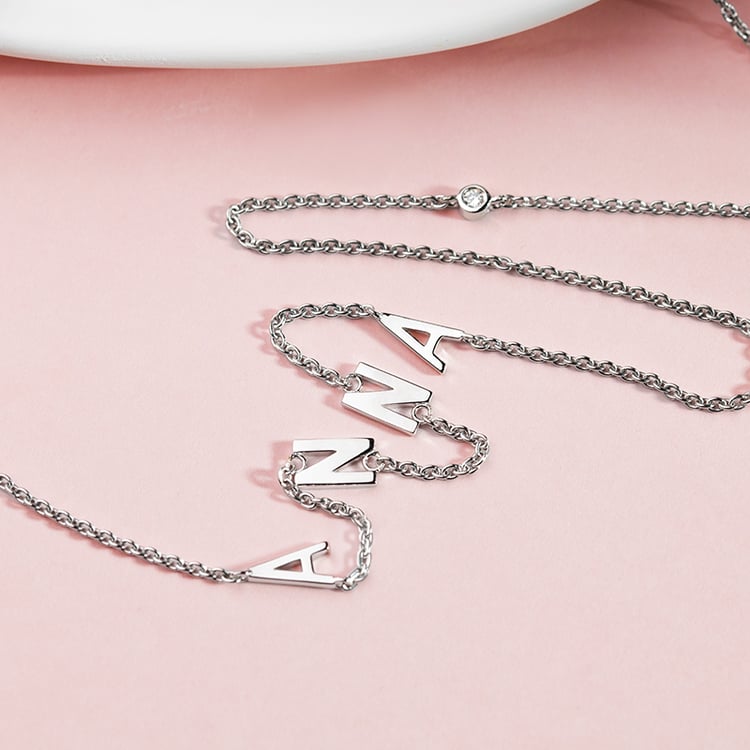 Náhrdelník se 4 písmenky podle vaší volby a lab-grown diamantem Lupe 150667