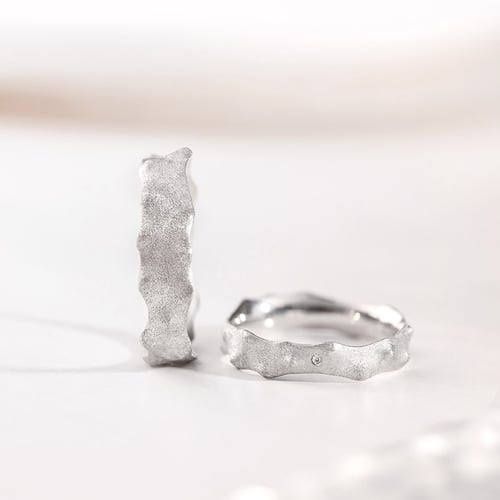 Snubní prsteny s výstupky ze zlata s diamanty Spikes