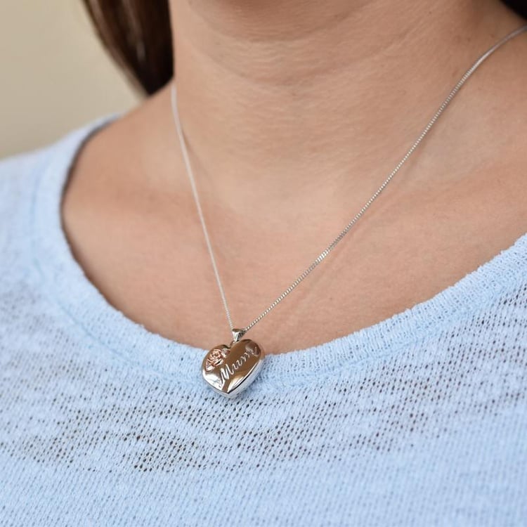 Stříbrný srdíčkový medailon 18876