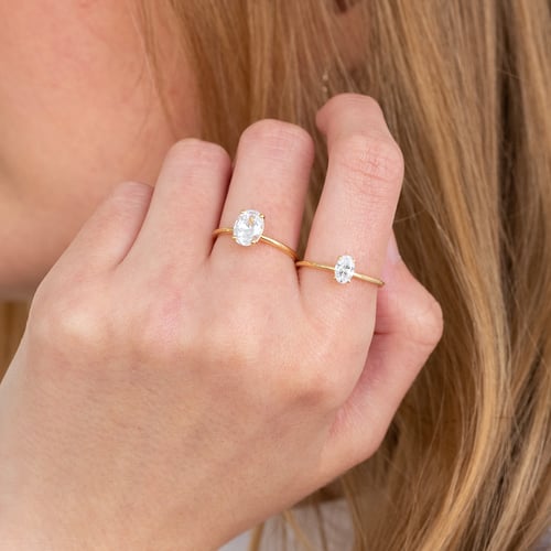 Zásnubní prsten s 0.53ct IGI certifikovaným oval diamantem Frost