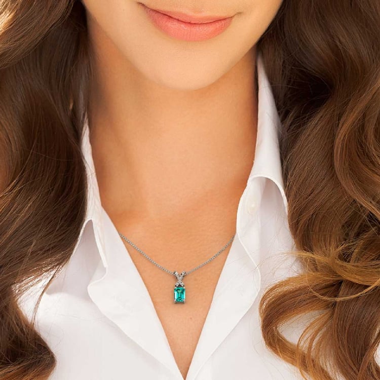 Zlatý přívěsek s emerald lab-grown paraiba turmalínem a diamanty Jaren 135800