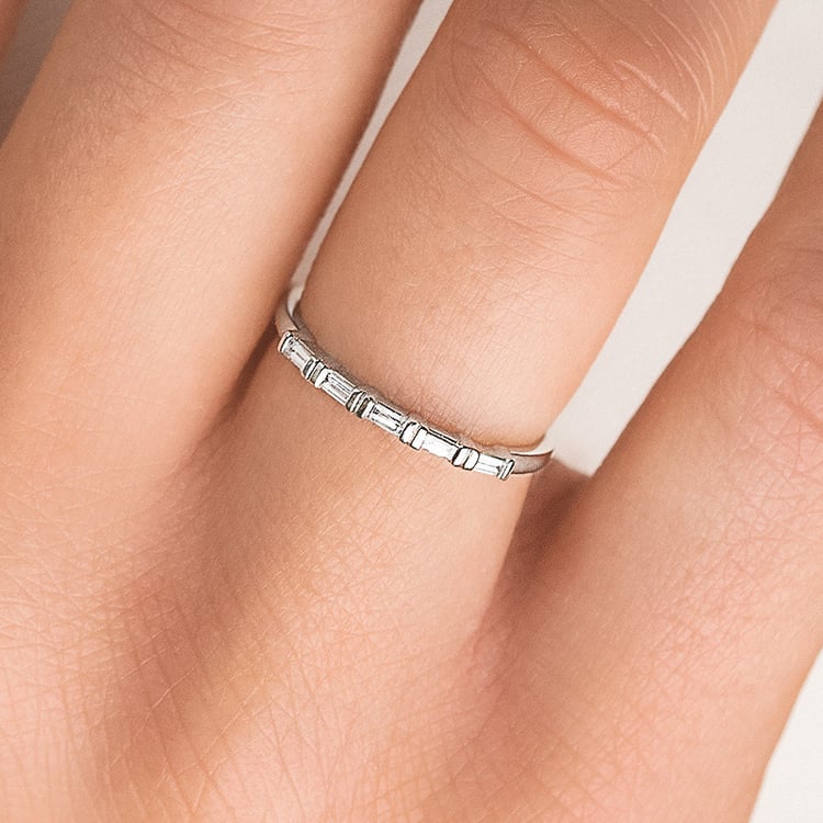 Zlatý eternity prsten s baguette diamanty Vamala 156287