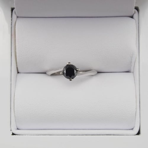 Zásnubní prsten s černým diamantem Nami