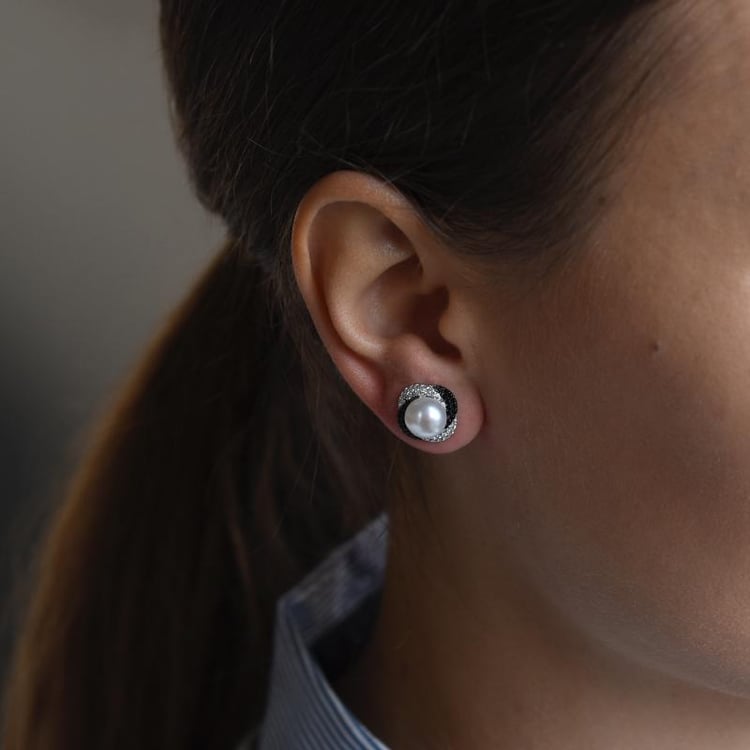 Stříbrné napichovací náušnice s perlami a zirkony 50461