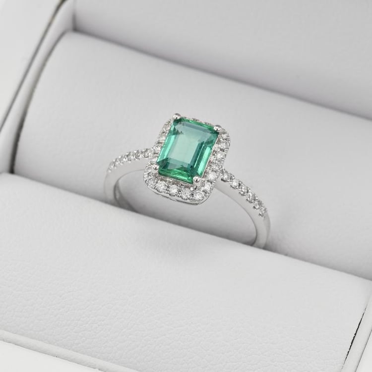 Prsten s diamanty a smaragdem 6497