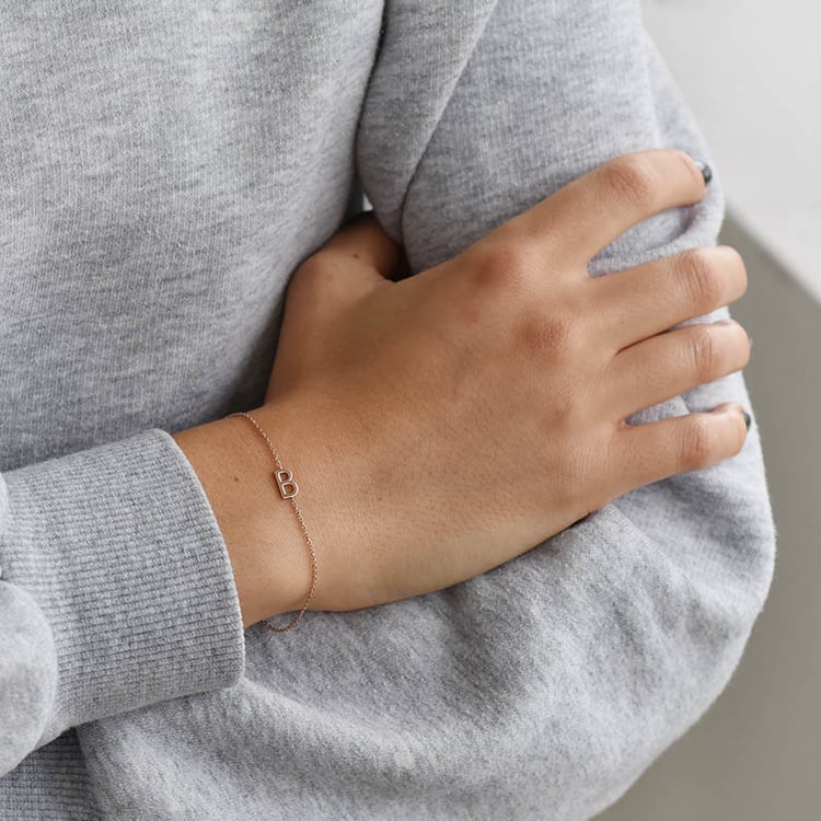 Zlatý náramek s písmenkem podle vaší volby 88459