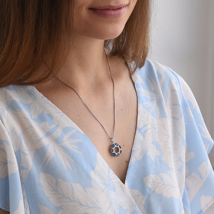 Stříbrný přívěsek se safíry a zirkony 69220