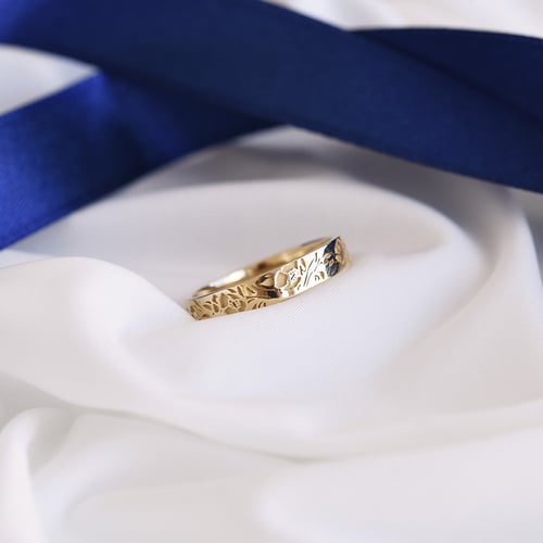 Romantické snubní prsteny s gravírem kytek Rabia