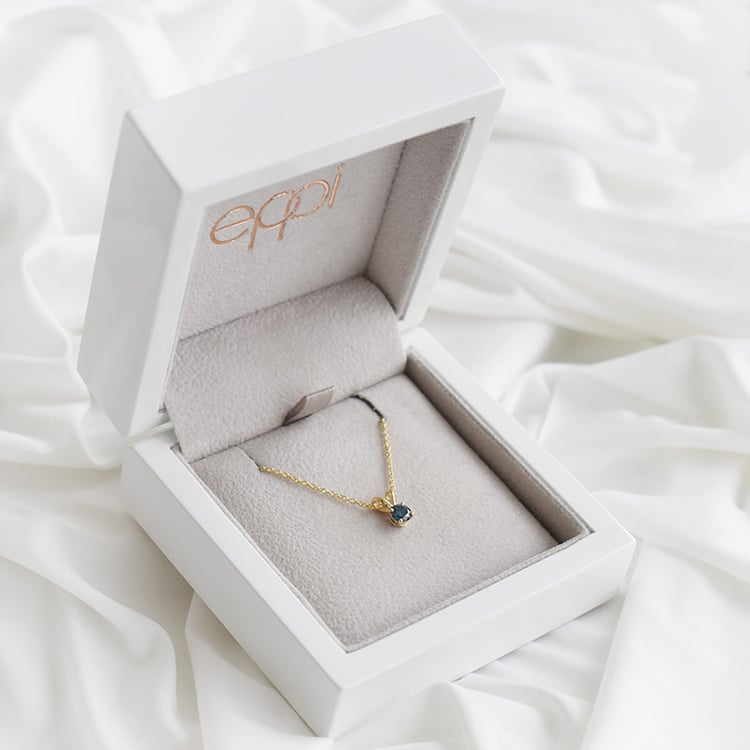 Náhrdelník s modrým diamantem 91221