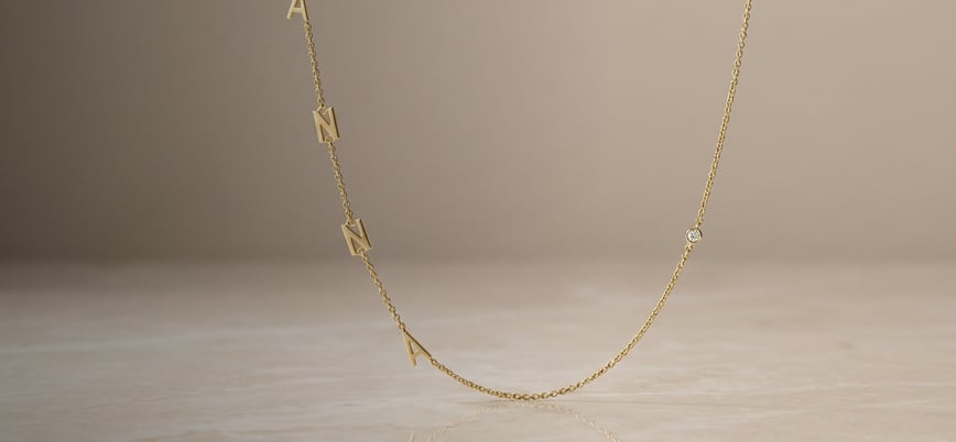 Vyberte kov, kámen i gravírování a vytvořte šperk,<br>který je skutečně váš.