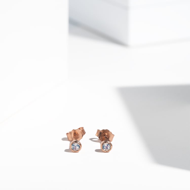 Minimalistické bezel náušnice s měsíčními kameny Tofine 123340