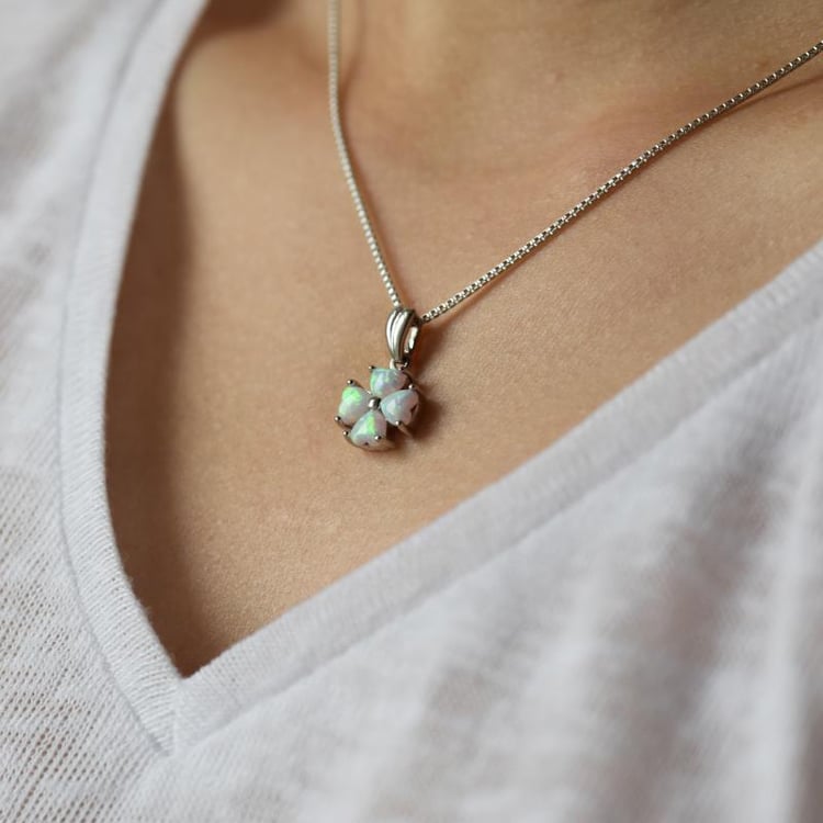 Náhrdelník s opály 13626