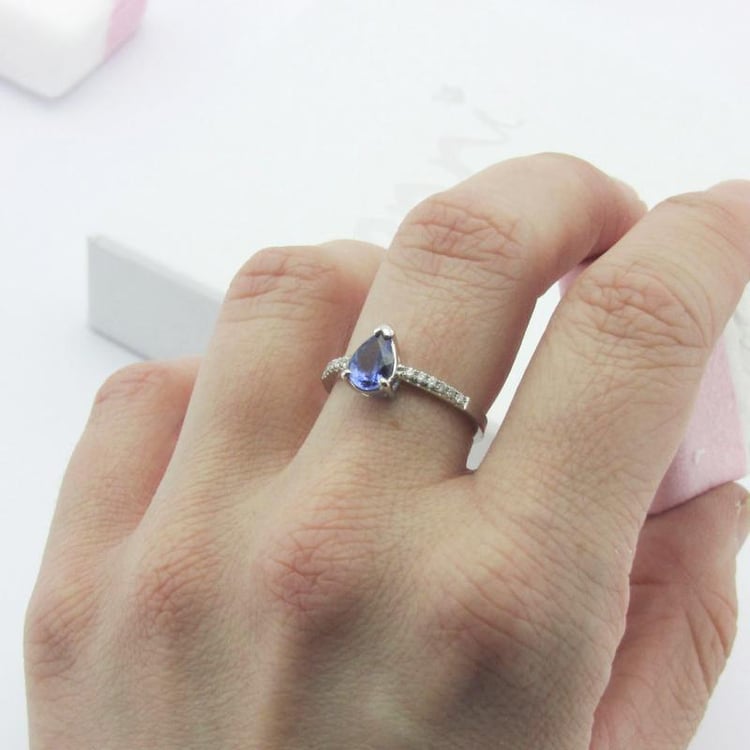 Zlatý prsten s tanaznitem 8325