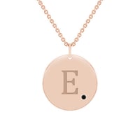 Zlatý přívěsek s černým diamantem a gravírem písmene Sager