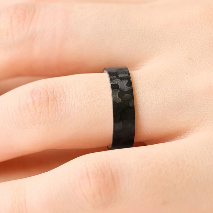 Plochý prsten z karbonu a stříbra Walker 165787