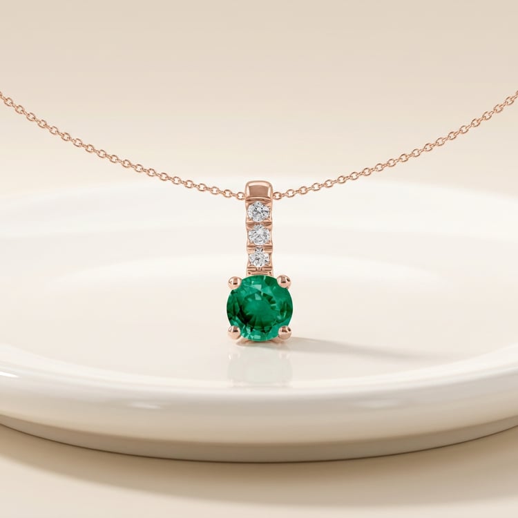Romantický přívěsek se smaragdem a lab-grown diamanty Dai 171083