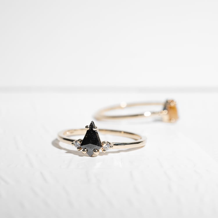 Zlatý prsten s kite salt and pepper diamantem Adalia 125629