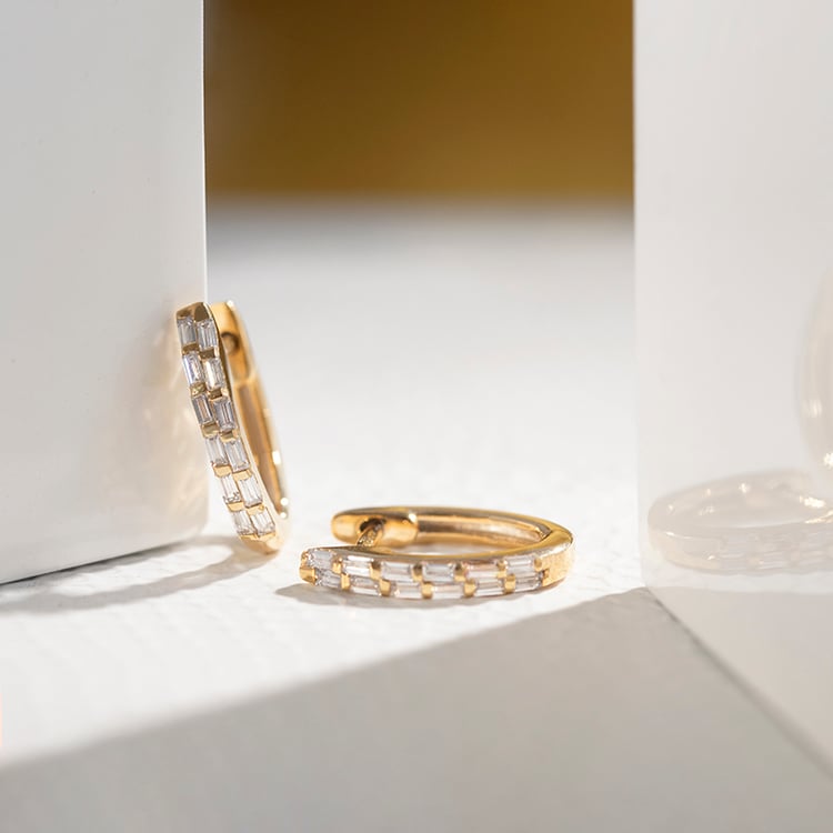 Kruhové náušnice s baguette diamanty Hamish 110775