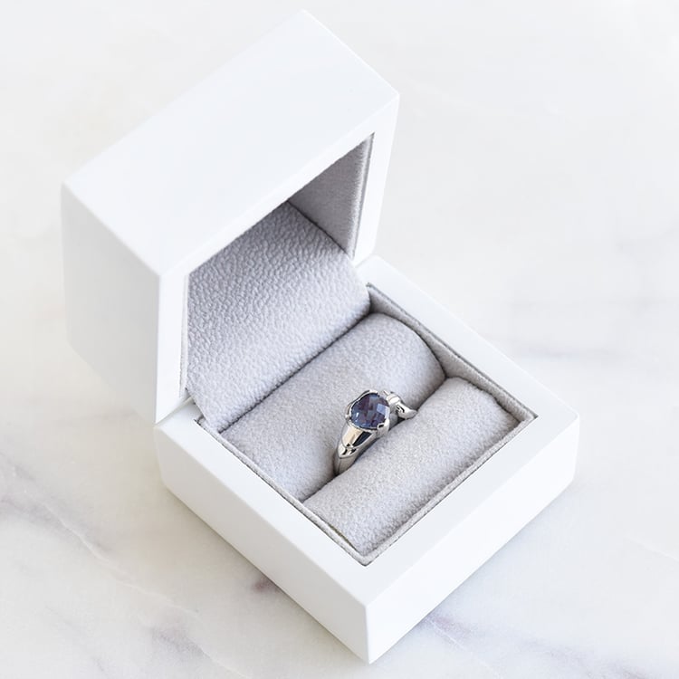 Stříbrný prsten se simulovaným alexandritem 92280