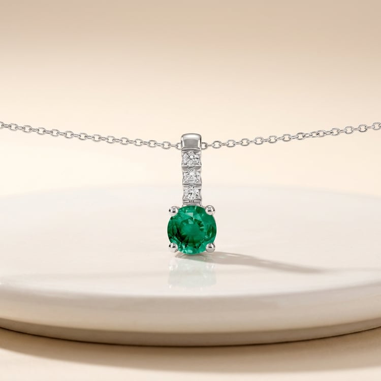 Romantický přívěsek se smaragdem a lab-grown diamanty Dai 171086