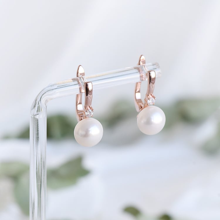 Náušnice s bílými perlami 87946