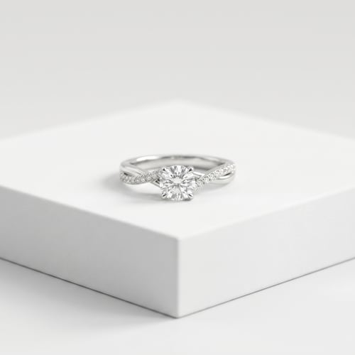 Zásnubní proplétaný prsten s postranními lab-grown diamanty Aliye