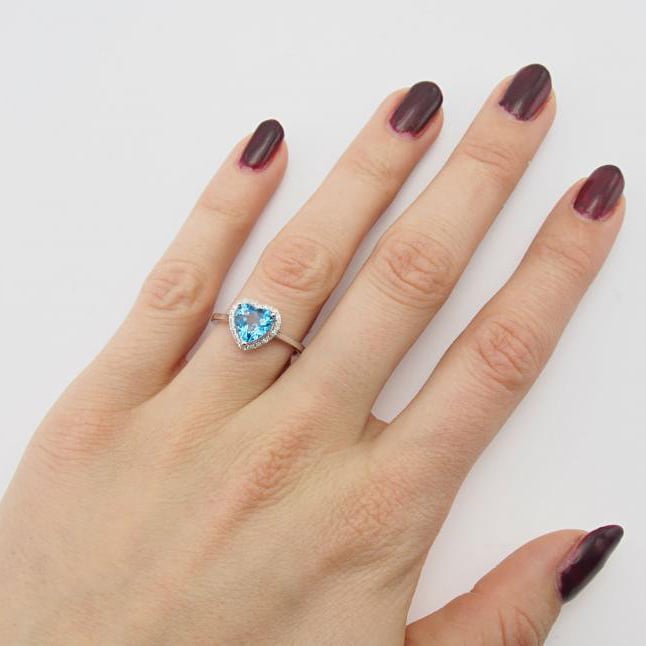 Zlatý prsten s topazem 4727