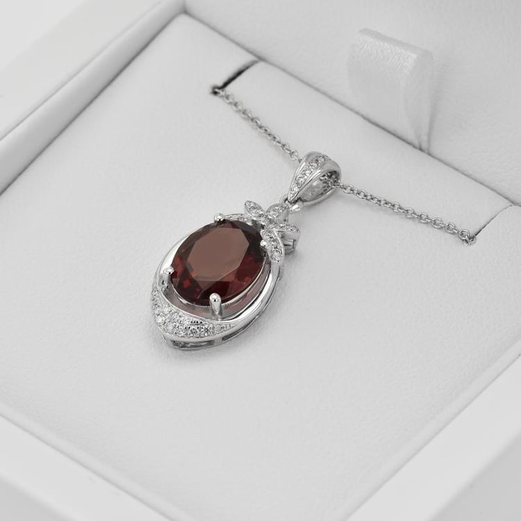 Granátový zlatý přívěsek 32988