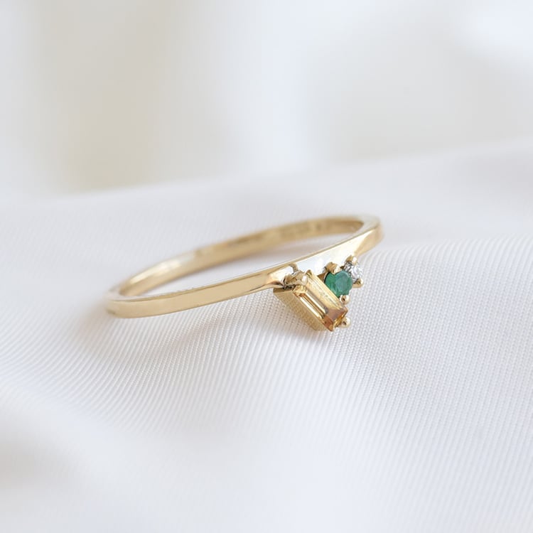 Drahokamový prsten ze žlutého zlata 82024