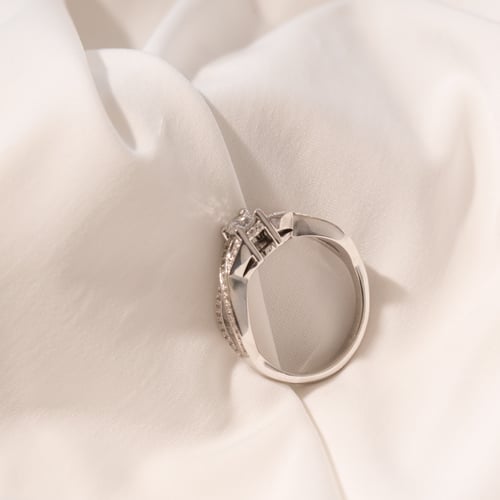 Luxusní zásnubní prsten s lab-grown diamanty Frankie