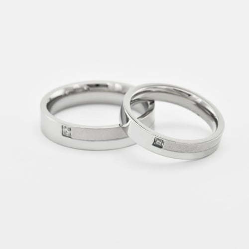 Zlaté snubní prsteny s diamantem Maskali