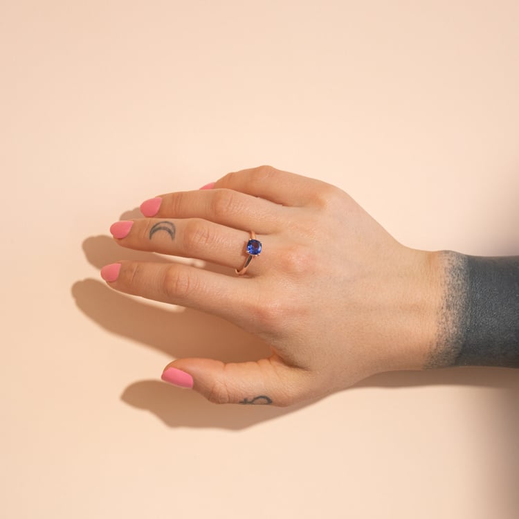 Zlatý prsten s cushion tanzanitem Darion 102096