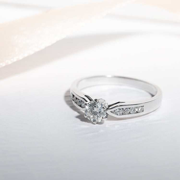 Zásnubní prsten s diamantem Mita 125331