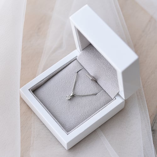 Platinový přívěsek s diamantem Jadell