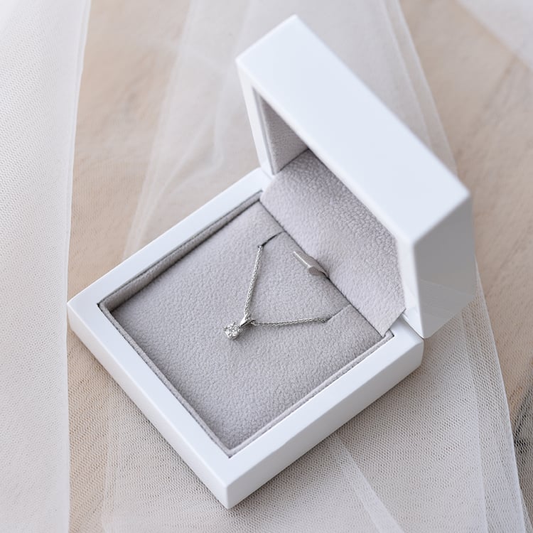 Diamantový náhrdelník 60886