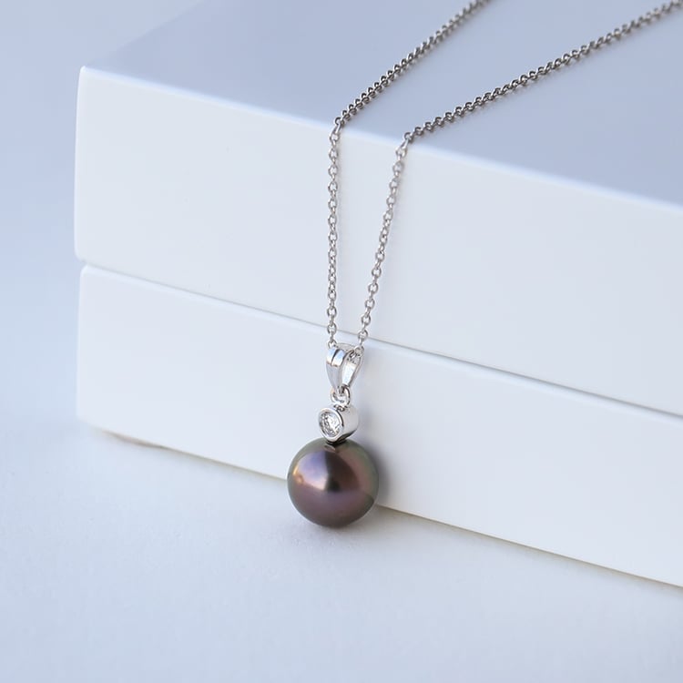 Přívěsek s černou perlou 73645