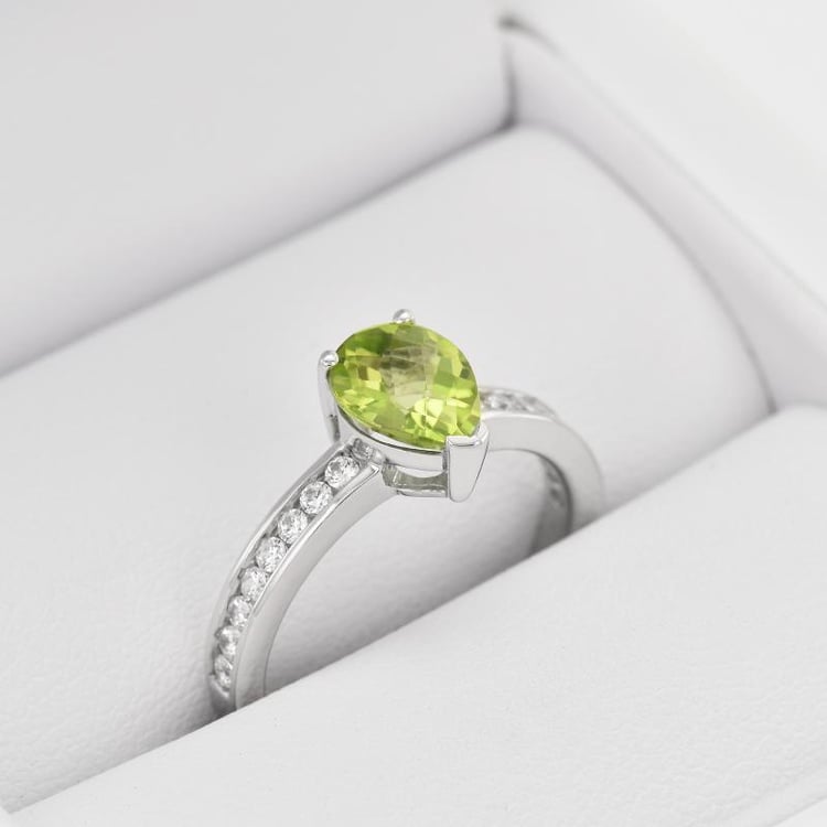 Olivínový stříbrný prsten 22767